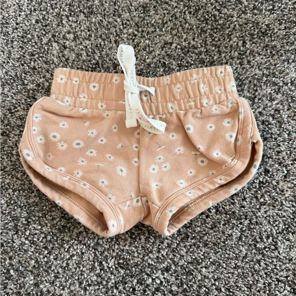 Jamie Kay Other - Jamie Kay Baby Girl Peach Floral Shorts Size 1 1/2 years